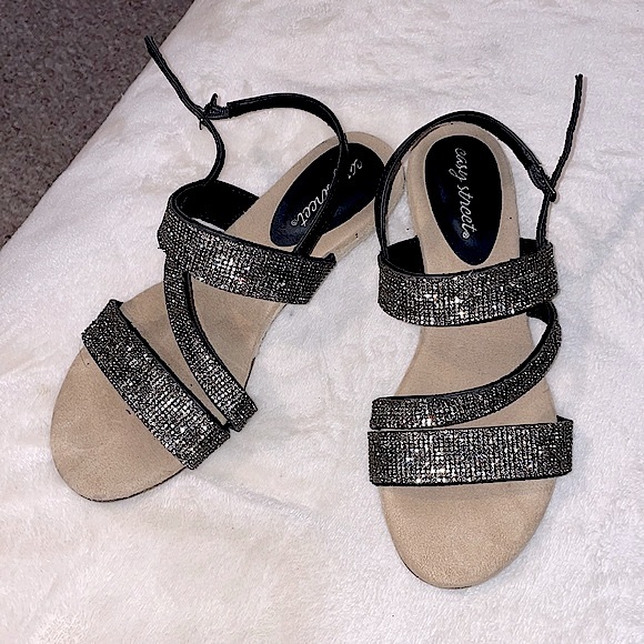 Easy Street Radical Strappy Sandals Black Size 8.5 - Picture 6 of 9